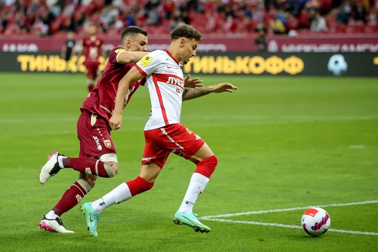 Ларссон - о слухах про конфликт с Виторией: это фейк, который даже комментировать смешно!