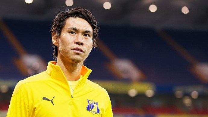 Официально: полузащитник 