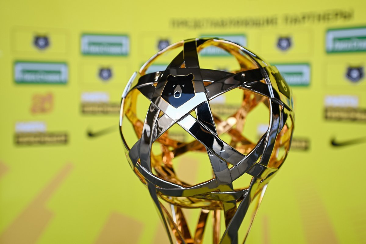 Источник: ФИФА продлит возможность приостановки контрактов легионеров РПЛ на полгода-год