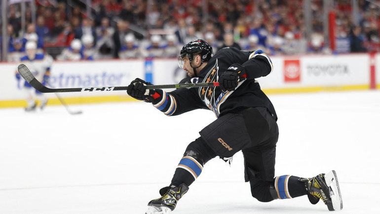 Александр Овечкин сократил отставание от Уэйна Гретцки в списке лучших снайперов НХЛ до 86 голов