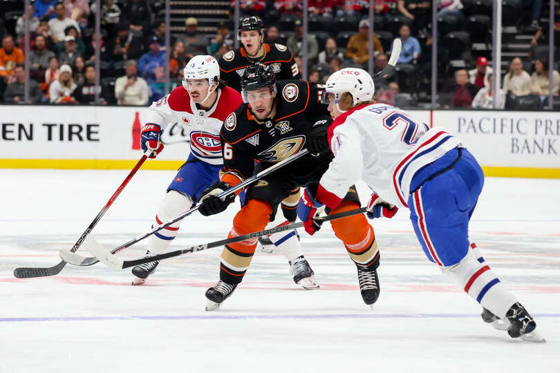 «Анахайму» уступил дома «Монреал.»