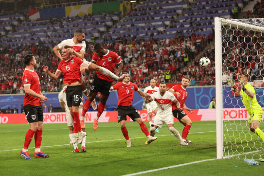 Турция победила Австрию благодаря дублю защитника Демирала и вышла в четвертьфинал Евро-2024
