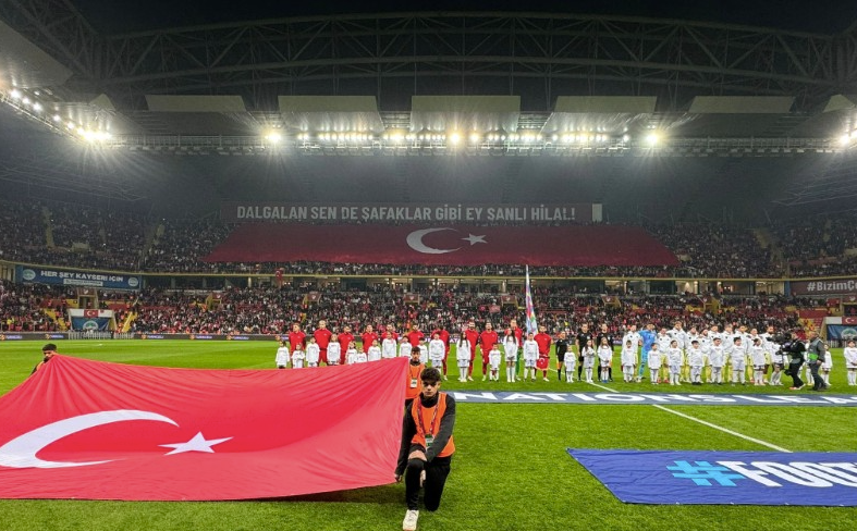 Сборная Турции не забила пенальти на 89-й минуте и сыграла вничью с Уэльсом