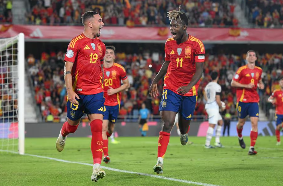 Испания благодаря голу с пенальти в компенсированное время обыграла Швейцарию