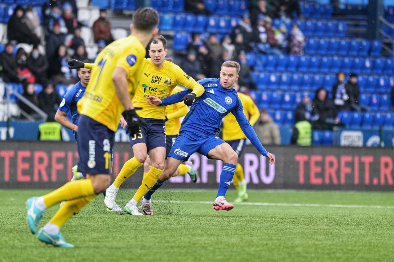 Голы Осипенко и Комличенко принесли 