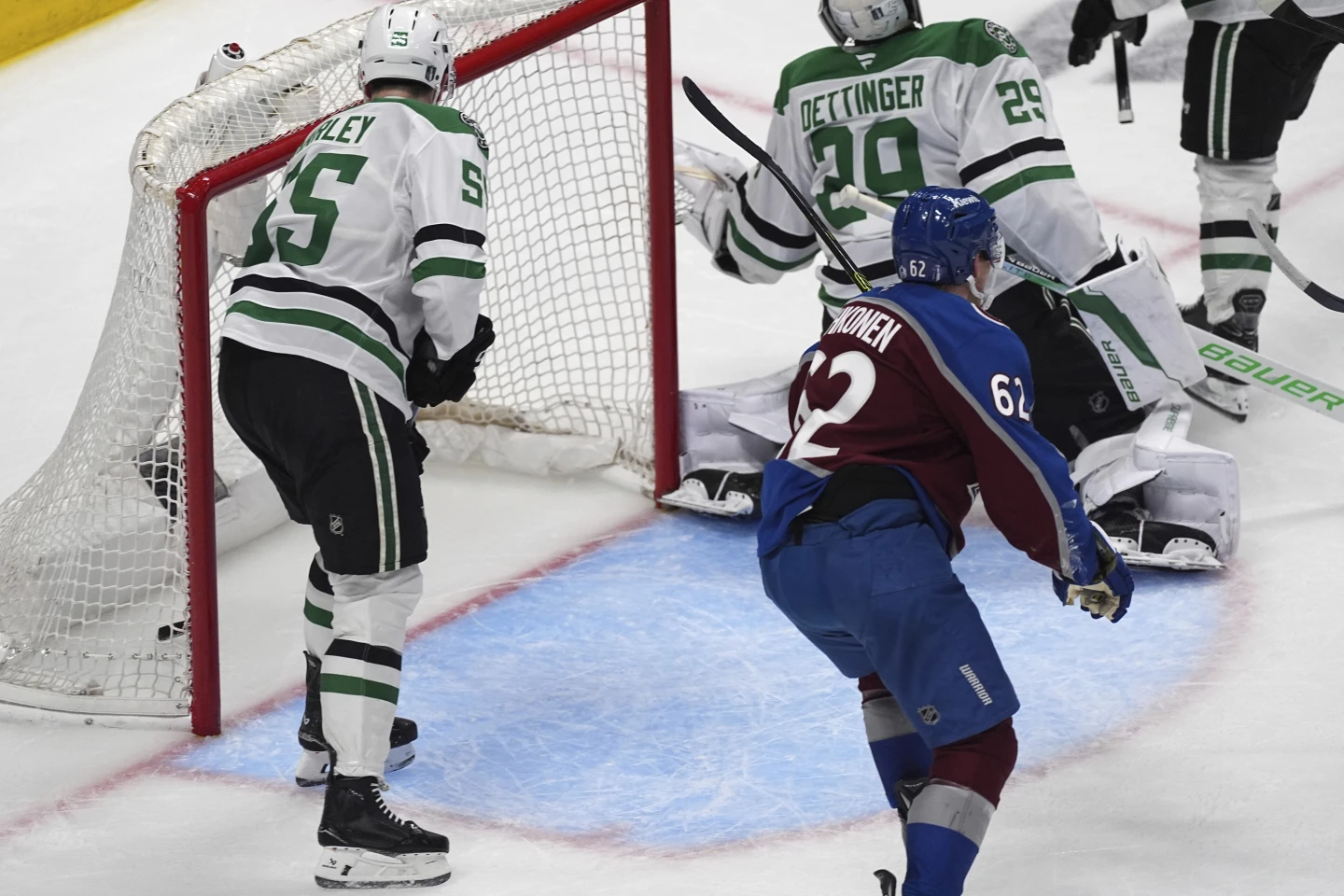 «Колорадо» сравнял счет в серии с «Далласом»