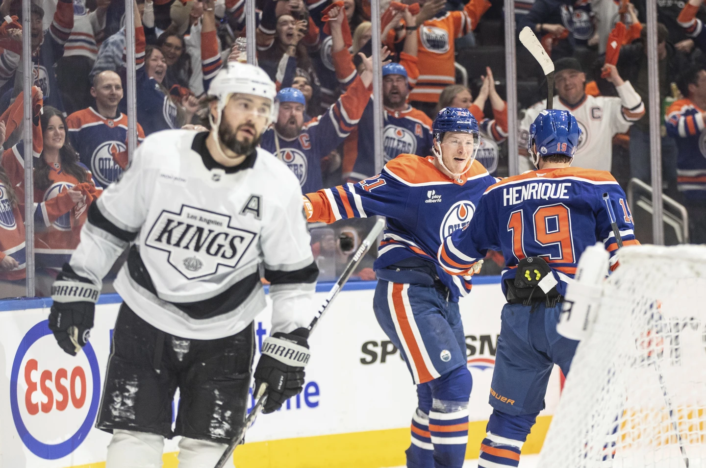 «Эдмонтон» победил «Лос-Анджелес» и выиграл серию 1/8 финала