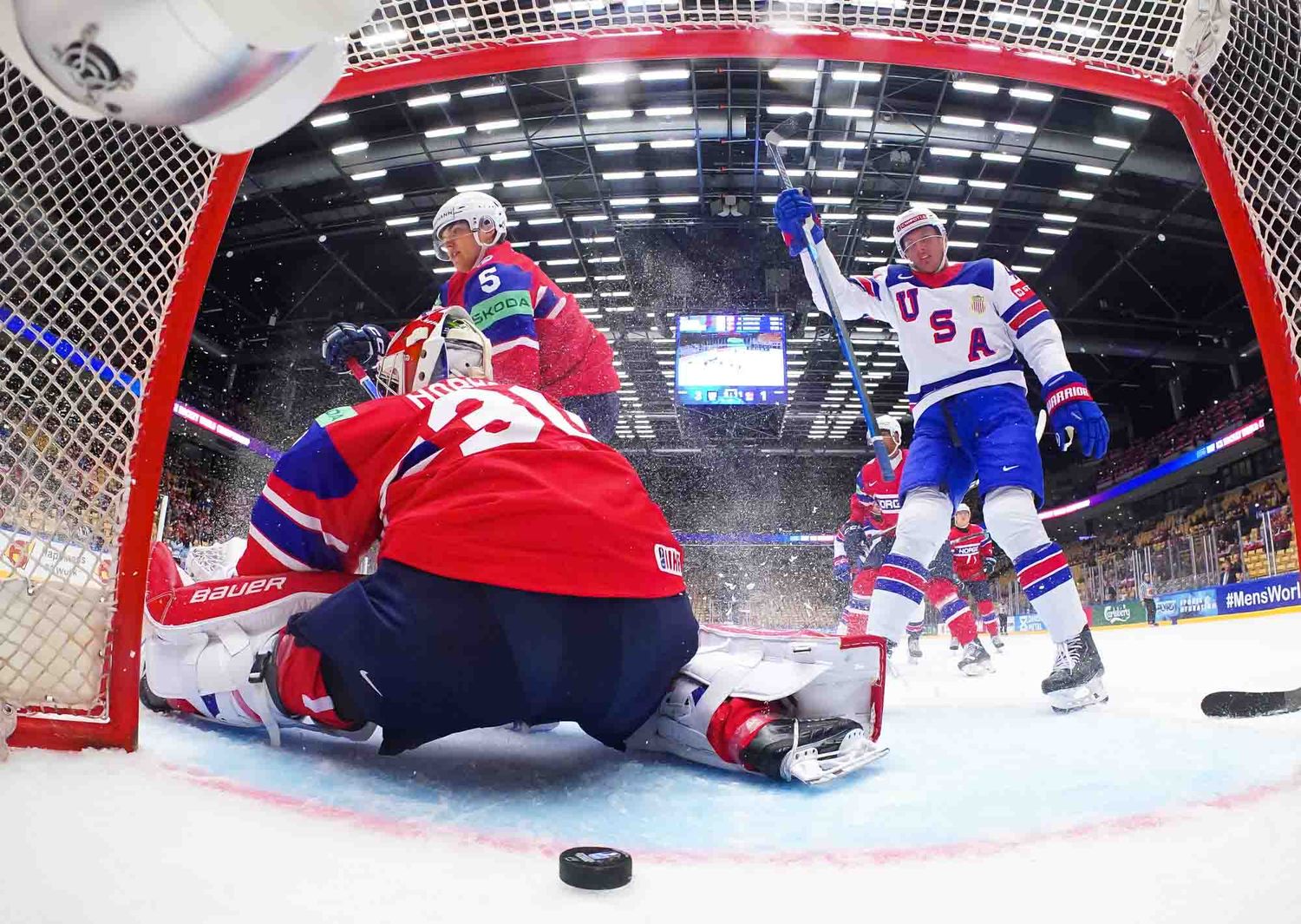 США в овертайме обыграли Норвегию