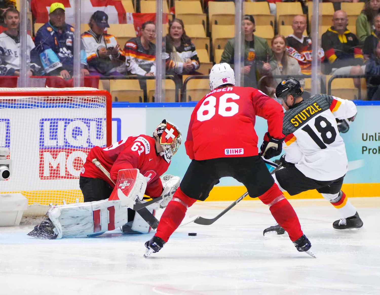 Швейцария уверенно переиграла Германию