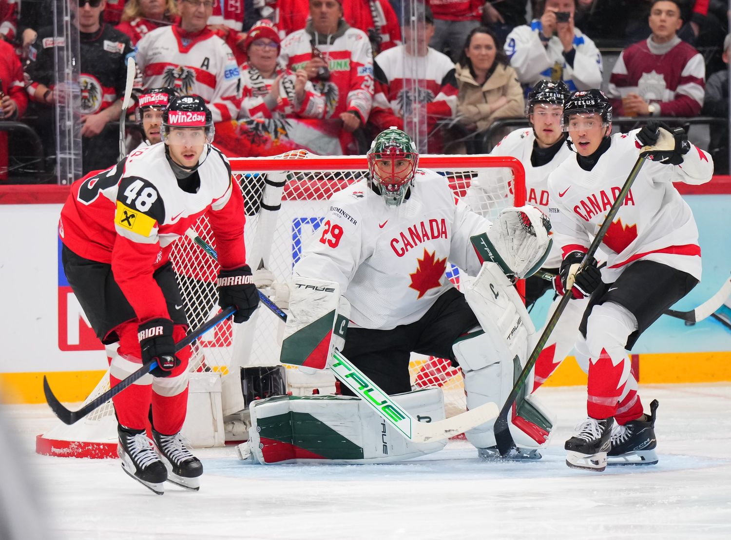 Канада переиграла Австрию