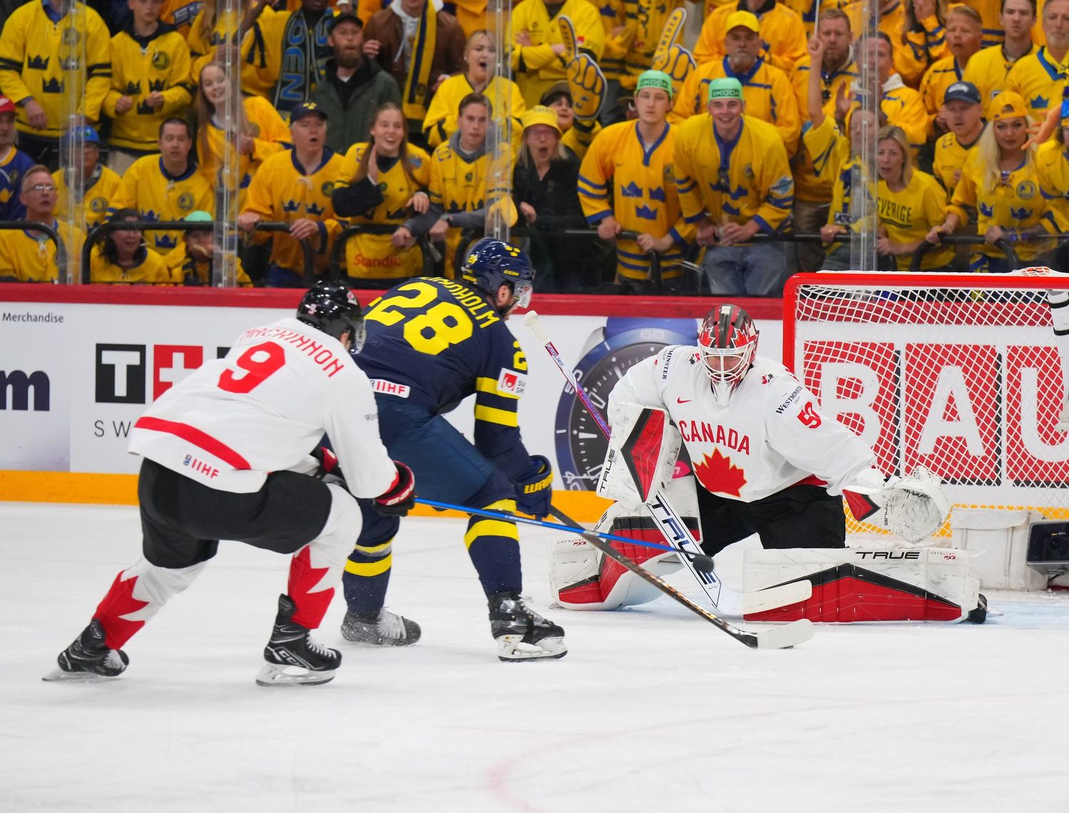 Швеция потерпела поражение от Канады