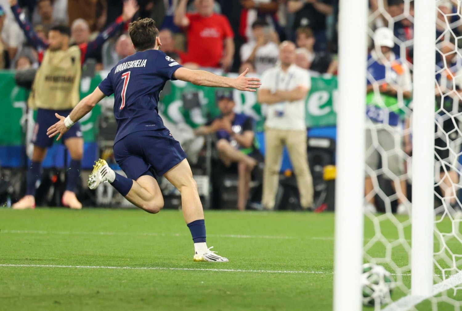 Гол Хвичи помог 