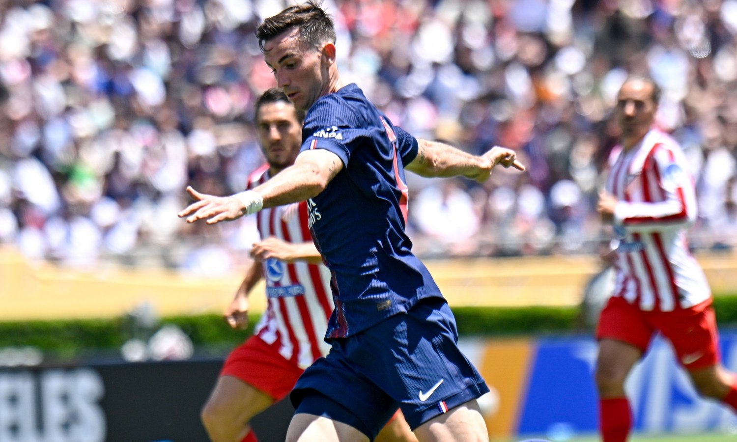 Две голевые передачи Кварацхелии помогли 