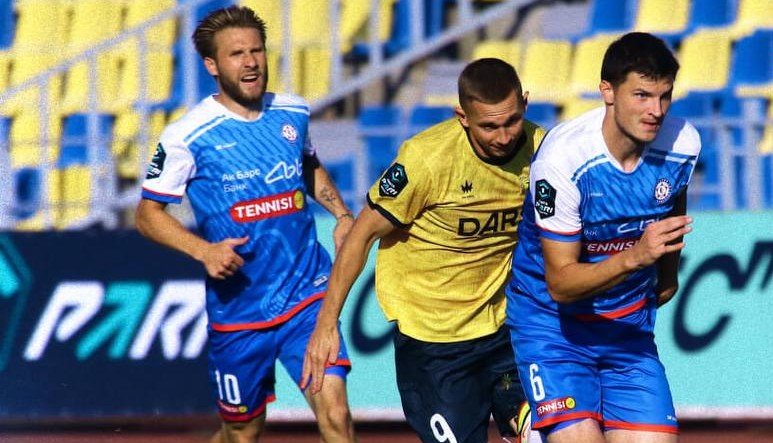 Дубль Караева помог 