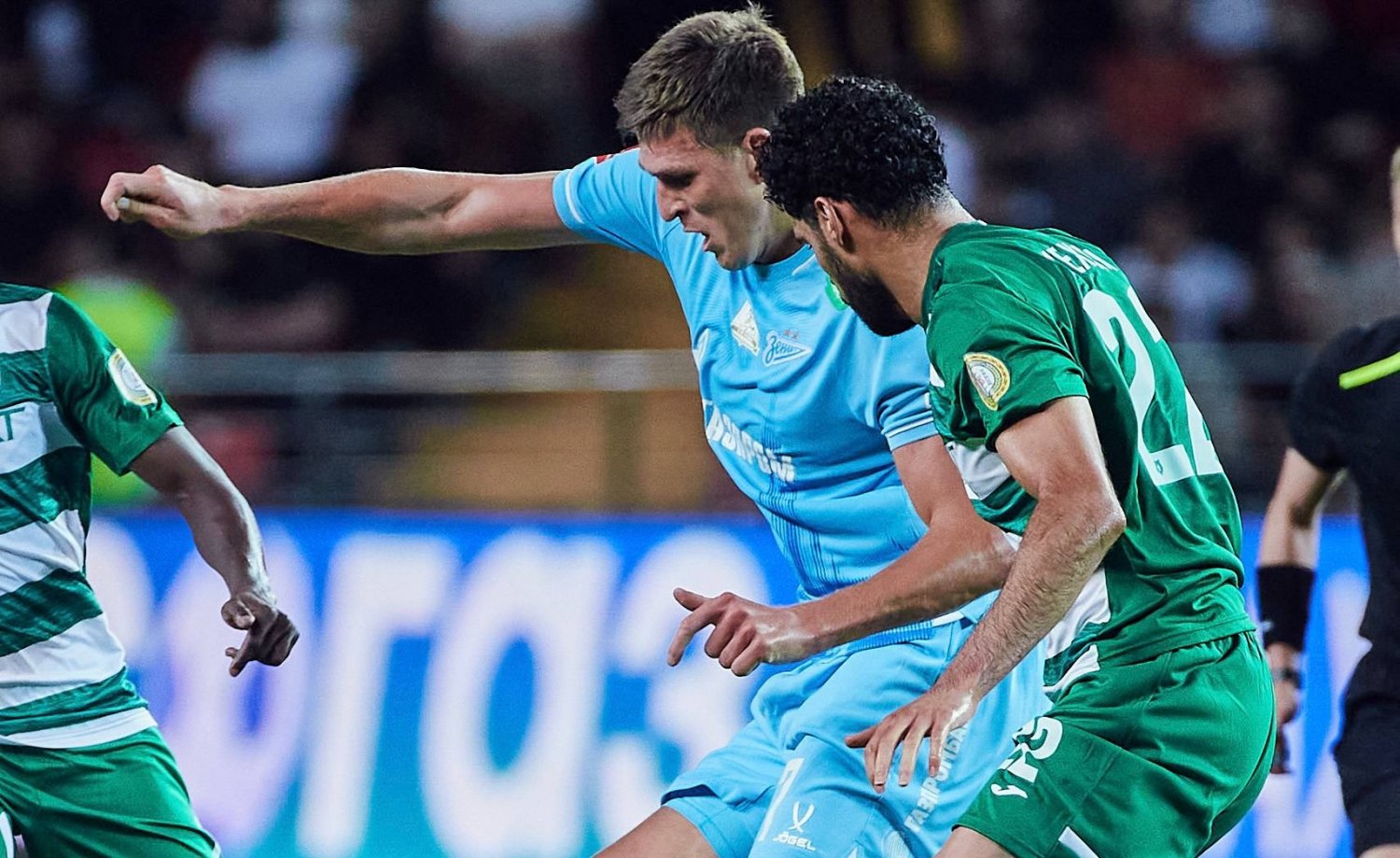 Судья ошибочно назначил пенальти в ворота 