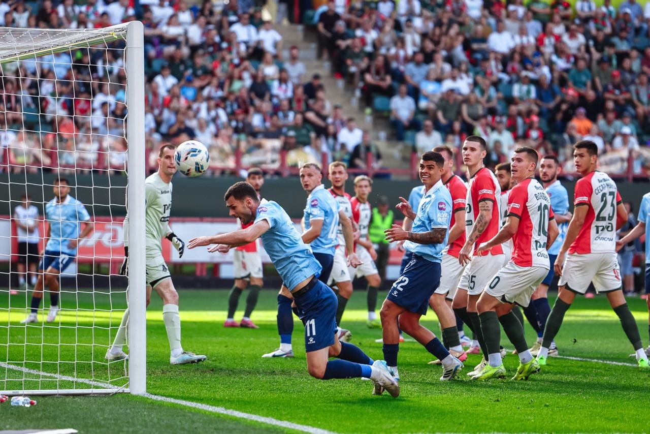 Гол и передача Ракова помогли 