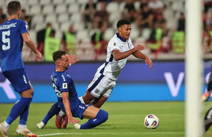 Сборная Сербии разгромно уступила на своем поле Англии