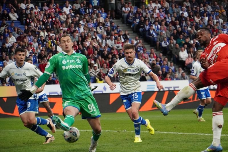 Дубли Бителло и Гарсии не помогли выявить победителя в дерби между 