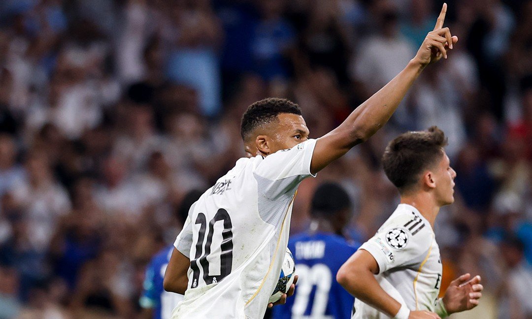 Дубль Мбаппе с пенальти принес 