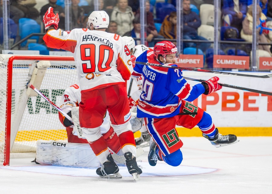 АКМ с минимальным счётом проиграл 