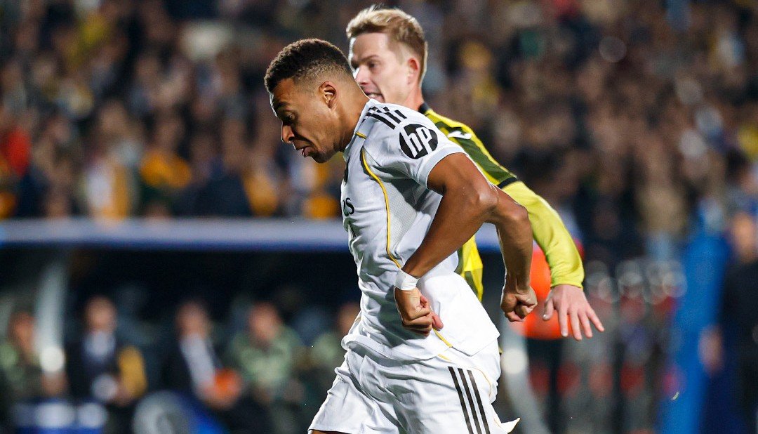 Хет-трик Мбаппе принес 