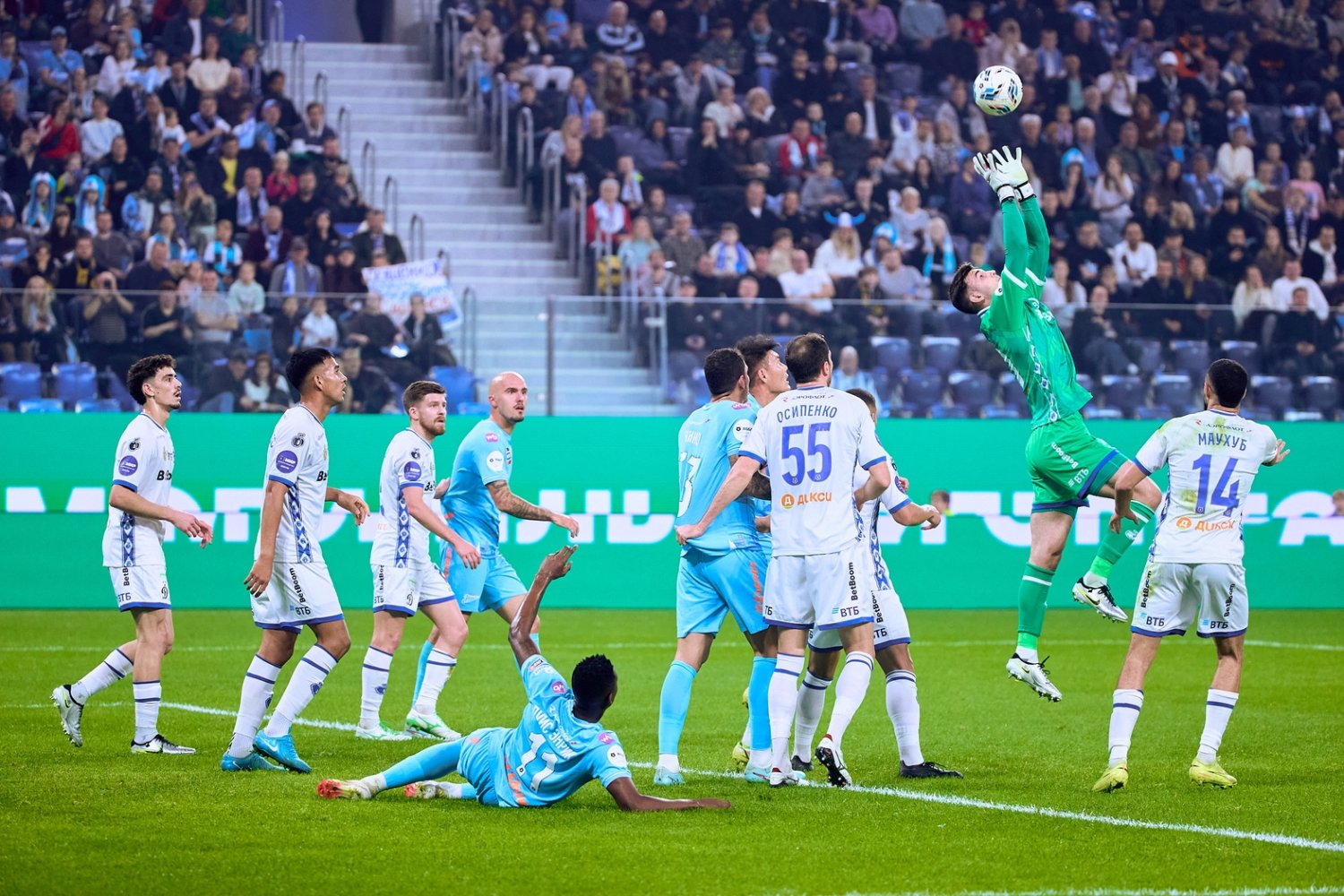 Гол Мантуана принёс победу 