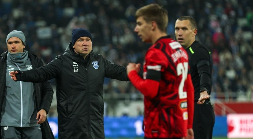 Стала известна официальная причина удаления Талалаева в игре против 