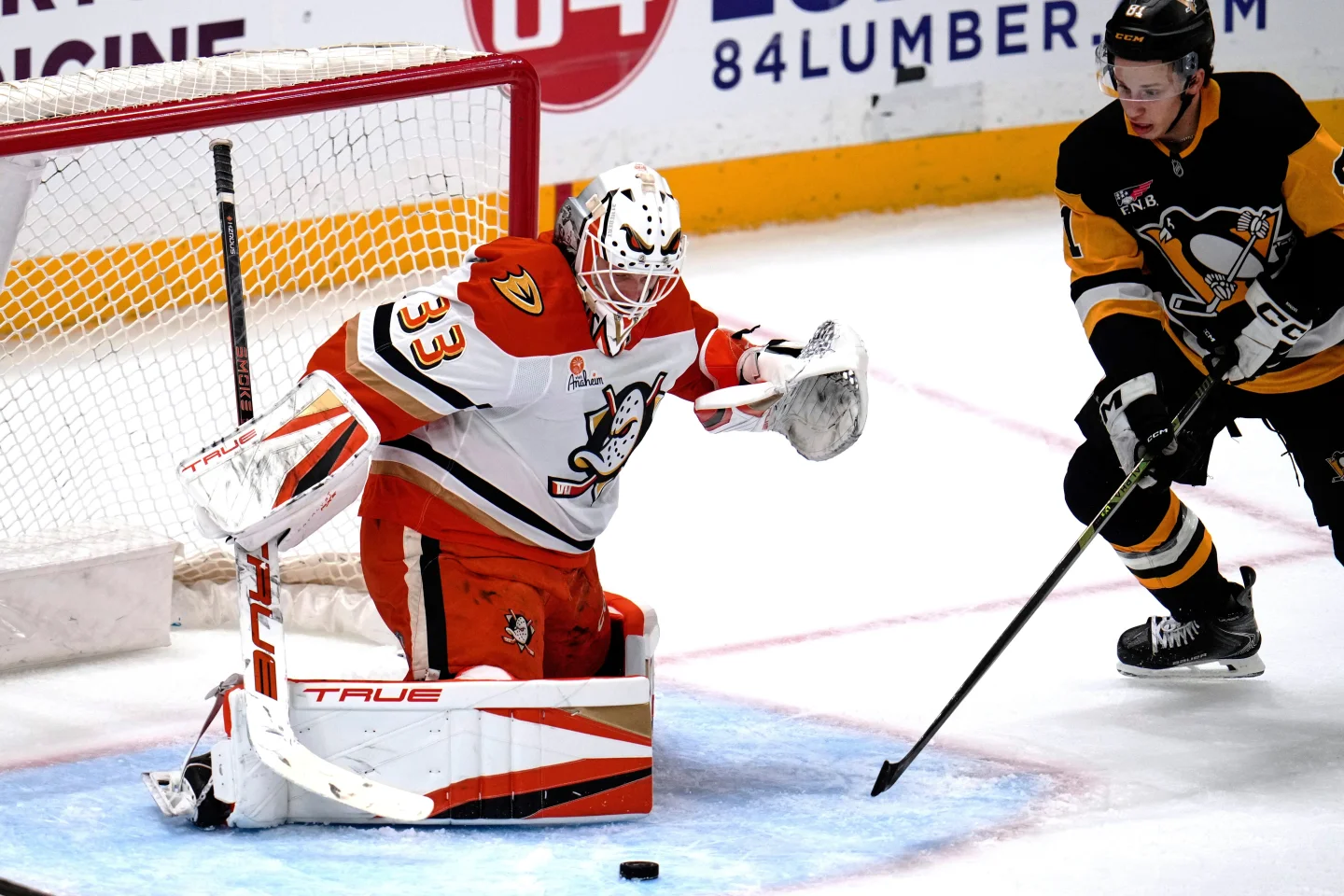 Анахайм по буллитам обыграл Питтсбург