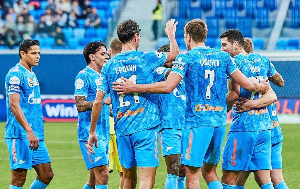 Дубль и голевая передача Соболева помогли 